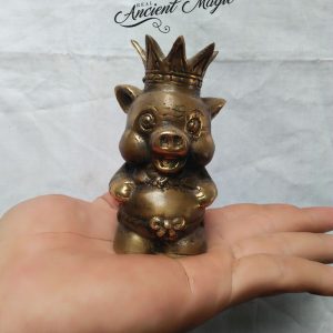 Magical Artifact “King Of Pigs”